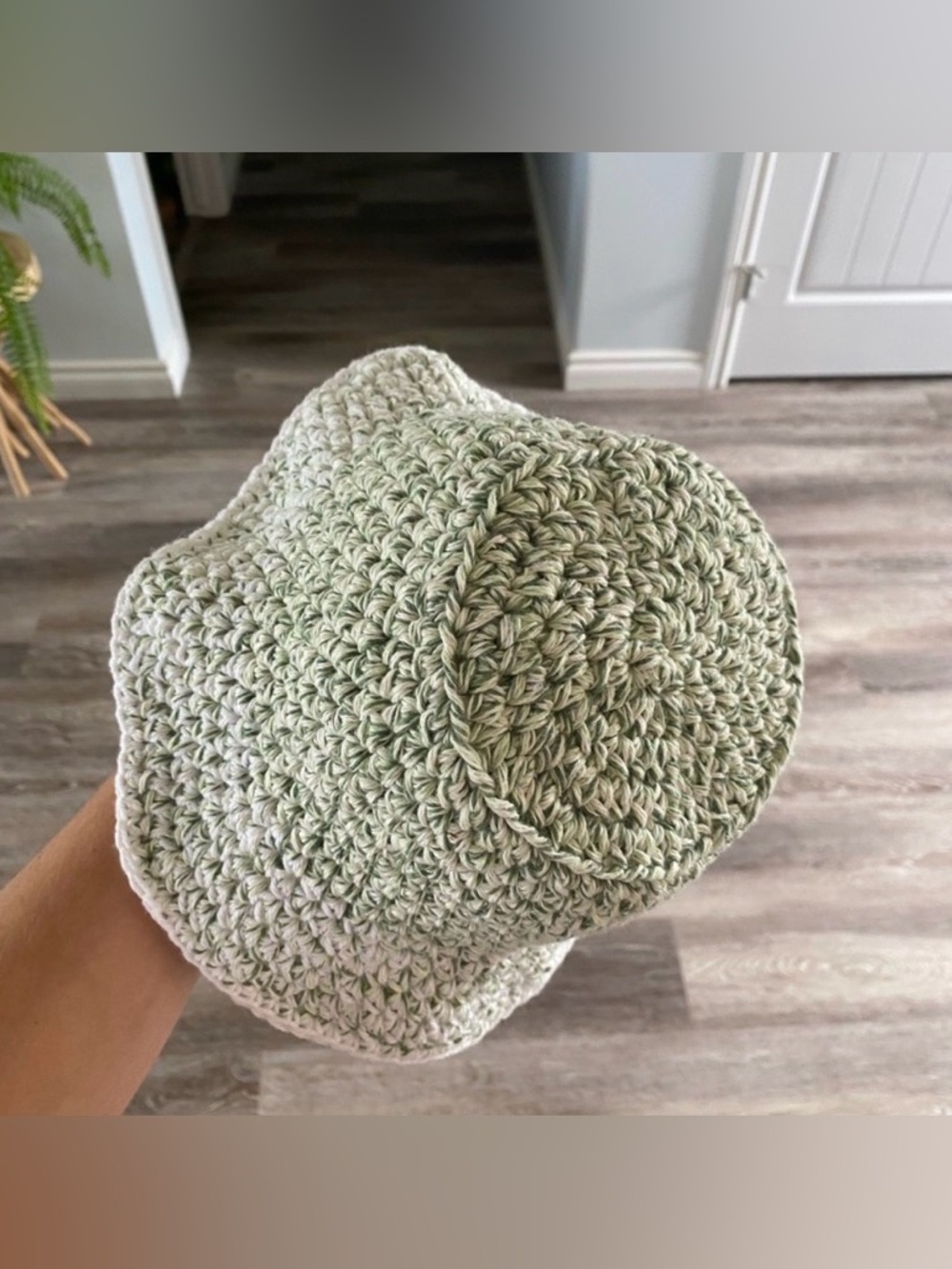 Cotton bucket hat with two-tone, sun-bleached effect